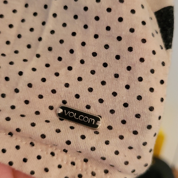 Volcom Tank - Picture 5 of 6